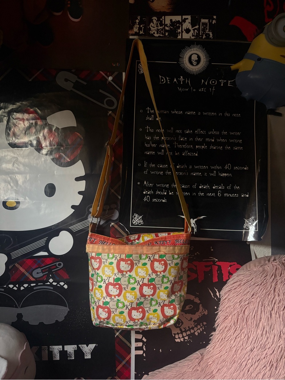 Hello Kitty apple shoulder bag